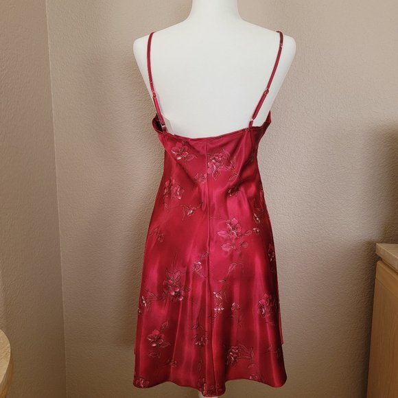 Private Luxuries Nightgown Wine Color with Flowers NWT - Picture 2 of 4